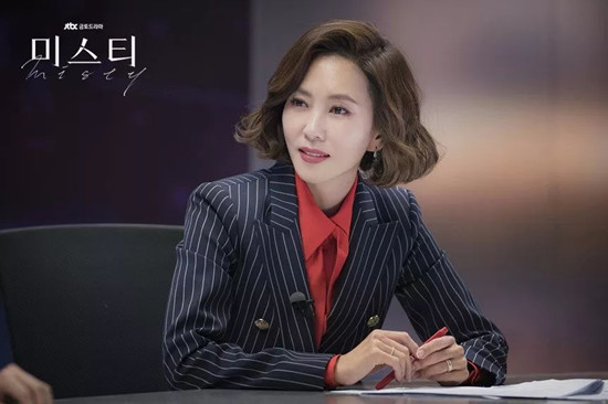 看韩剧迷雾学女主职场穿搭 让你变身时髦又干练的都市职场女性