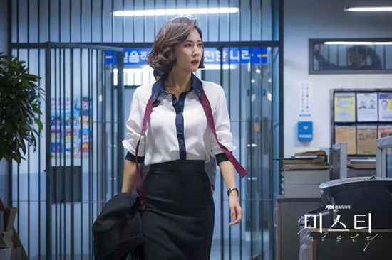 看韩剧迷雾学女主职场穿搭 让你变身时髦又干练的都市职场女性