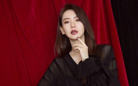 戚薇毛毛靴是什么梗