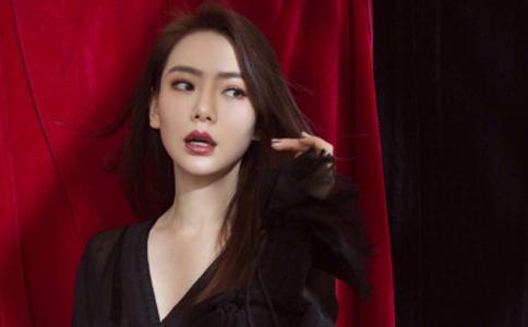 戚薇毛毛靴是什么梗