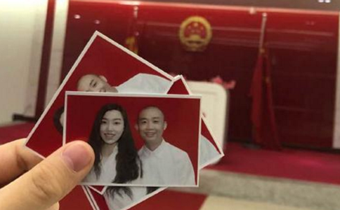 GAI与女友王斯然晒结婚证是怎么回事王斯然个人资料背景介绍