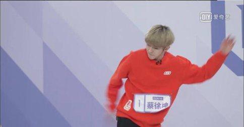 偶像练习生未播花絮曝光 原来大家都夸过蔡徐坤的屁股 偶像练习生未播花絮曝光 原来大家都夸过蔡徐坤的屁股