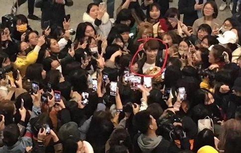 偶像练习生选管和粉丝发生冲突 Justin阻止却被罚面壁