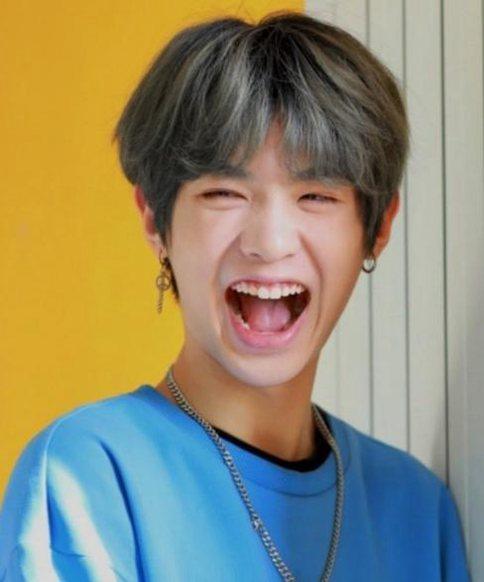 偶像练习生选管和粉丝发生冲突 Justin阻止却被罚面壁