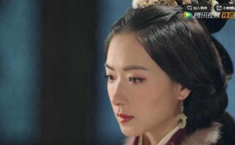 电视剧三国机密之潜龙在渊中皇上是怎么被掉包的具体是怎样的 电视剧三国机密之潜龙在渊中皇上是怎么被掉包的具体是怎样的