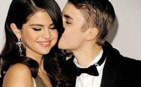 比伯愿为赛琳娜捐肾是真的吗赛琳娜得了什么病具体是怎么回事 比伯愿为赛琳娜捐肾是真的吗赛琳娜得了什么病具体是怎么回事