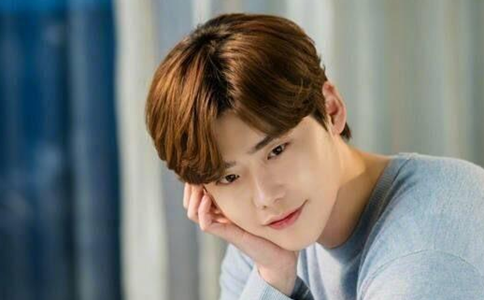 李钟硕为什么签约YNK 成立工作室原因