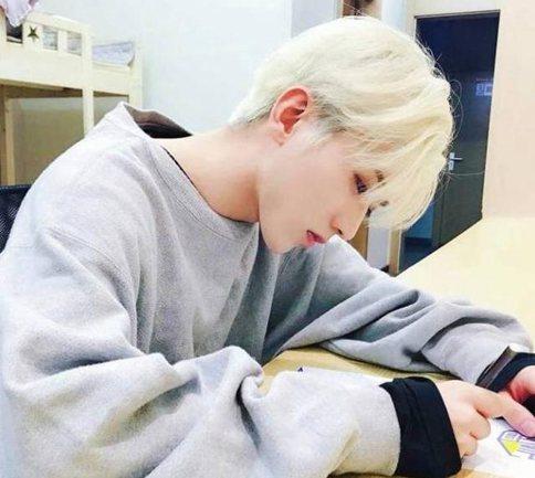 蔡徐坤出道后该怎样经营人设?