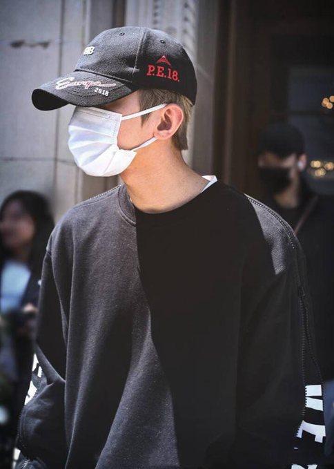 蔡徐坤在洛杉矶疑似过敏发作 细心粉丝反应暖心 蔡徐坤在洛杉矶疑似过敏发作 细心粉丝反应暖心