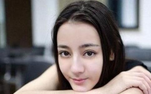 迪丽冷巴是什么梗 迪丽冷巴是迪丽热巴的妹妹吗 迪丽冷巴是什么梗 迪丽冷巴是迪丽热巴的妹妹吗