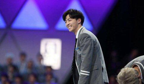 偶像练习生出道九人你还满意么?蔡徐坤领先2000万票C位出道