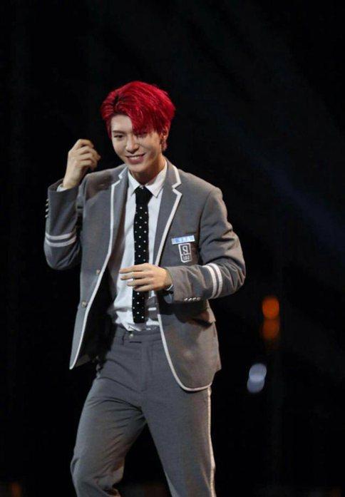 偶像练习生出道九人你还满意么?蔡徐坤领先2000万票C位出道