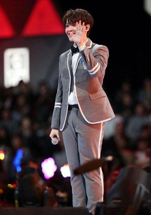 偶像练习生出道九人你还满意么?蔡徐坤领先2000万票C位出道