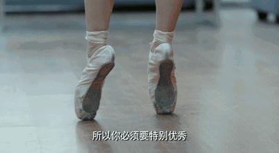 也不用指望着卓伟了 看看这剧就能掌握娱乐圈黑幕和八卦