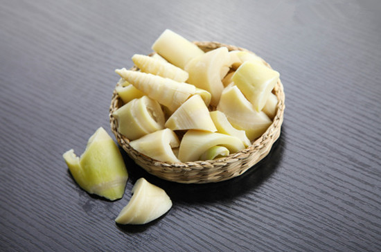 正值吃笋的好季节 常吃苦笋有什么好处什么人不能吃苦笋呢