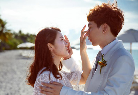 闊╁ぉ瀹囧垬绉嬪畯鐨勭粨濠氱収 鍒樼瀹忔瘮闊╁ぉ瀹囧ぇ鍑犲瞾