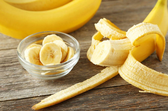 香蕉皮的功效与作用是什么 香蕉皮用处大吃完千万别扔掉