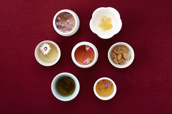 春季喝什么养生茶好 不同的茶类功效不同 应根据体质选择