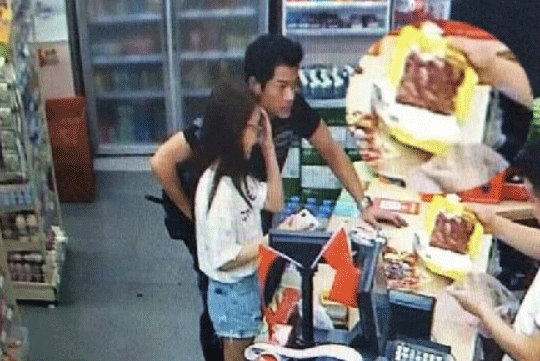  郭富城方媛买辣条