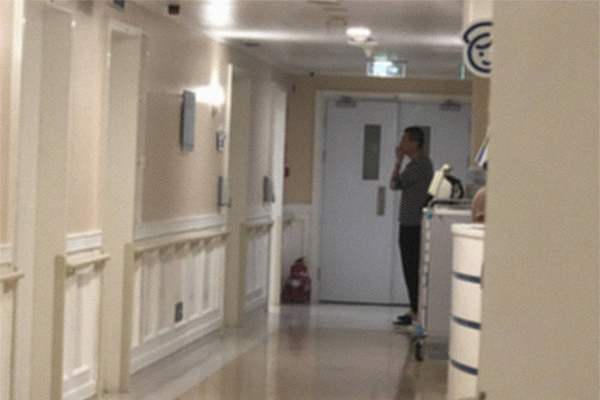 网友医院偶遇陈建斌