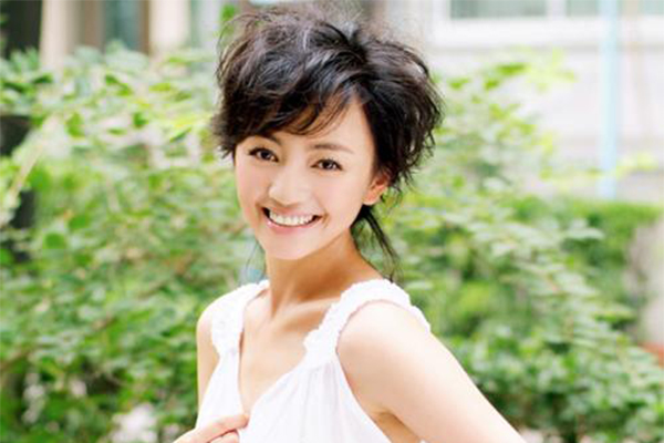 罗海琼8年后复出