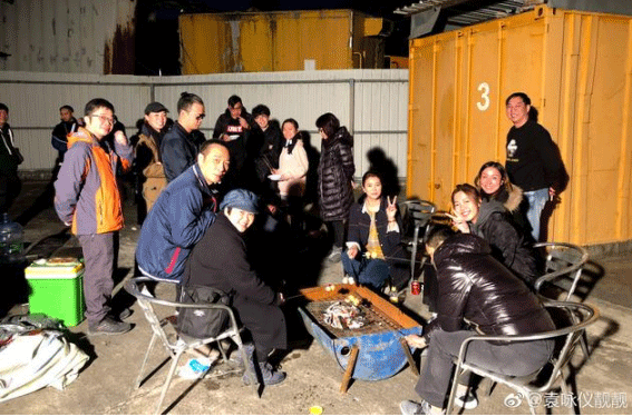 袁咏仪晒片场照