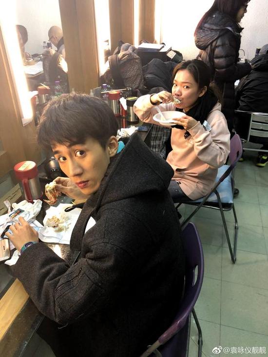 袁咏仪晒片场照