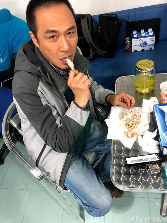 袁咏仪晒片场照