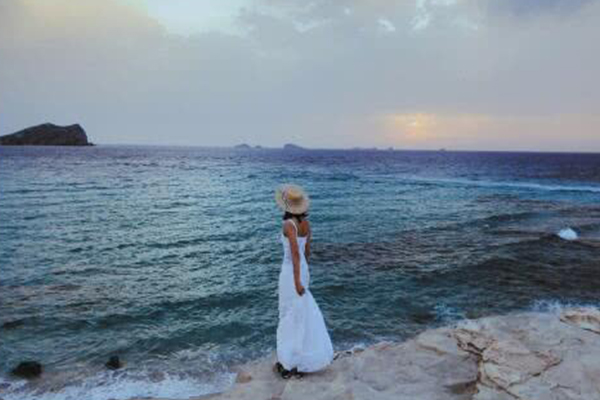 陈赫前妻比基尼抢镜