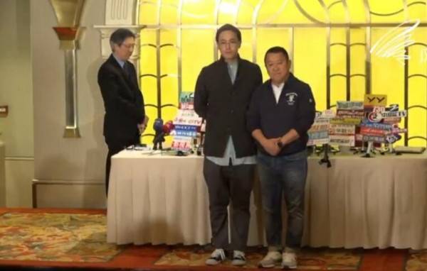 曾志伟携儿子现身