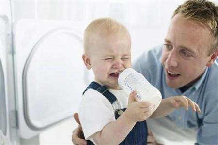 宝妈的烦恼，宝宝断奶都不吃奶粉怎么解决