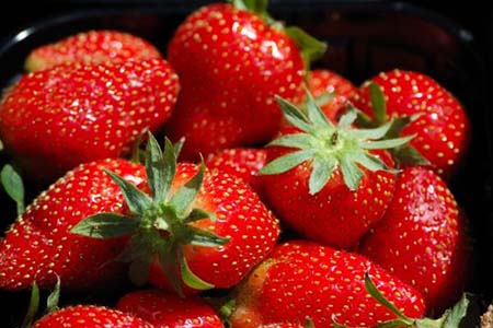 草莓这样洗保留最多维生素C，瓜果蔬菜清洗有讲究