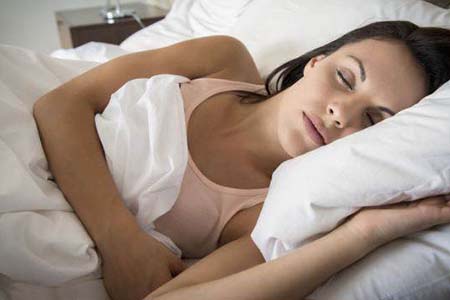 女人睡觉打呼尴尬又不健康，这几个方面可以试试
