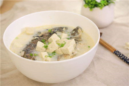 鲫鱼豆腐汤的做法推荐，热水炖鱼好吃又不腥