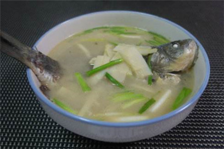 三道鲫鱼汤的做法，常吃可以避免感冒