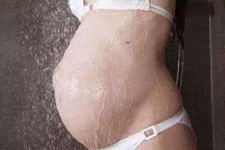 妊娠纹搞花了肚子，这四个方法可以参考去妊娠纹