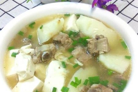 产妇催奶汤，用豆腐搭配它们煮汤喝下奶快