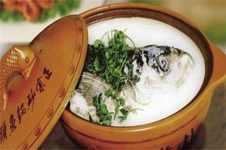 女人怎么做鱼头好喝，推荐三道鱼头汤的做法