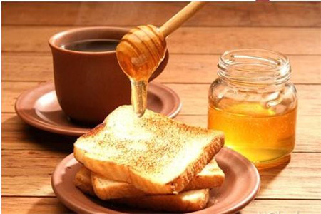 蜂蜜可以空腹喝吗，蜂蜜的功效及作用
