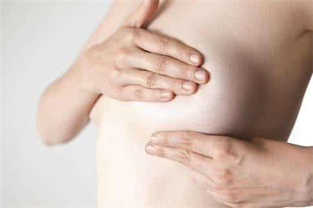 女人胸好小怎么办，三个方法增大乳房