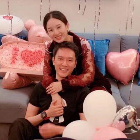 赵丽颖和冯绍峰恋爱细节曝光！原来两人早就在一起了