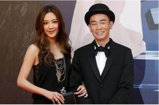 应采儿与冠希旧照曝光引发热议 二人关系至今是个迷