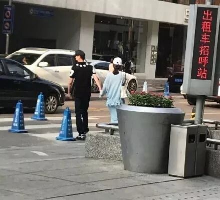 赵丽颖冯绍峰领结婚证是真的吗 传赵丽颖已怀孕还是奉子成婚