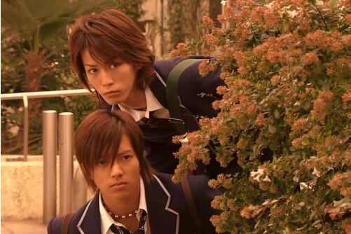 龟梨和也惊现塌鼻梁 网友质疑整容了