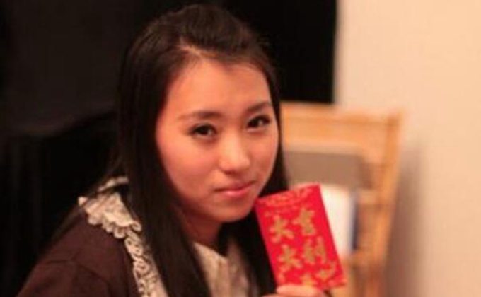 毕滢大学照片曝光网友惊呆 怒骂张丹峰眼瞎无视貌美洪欣