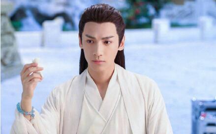 罗云熙助理微博怎么了 恋爱视角记录老板生活被批不妥当