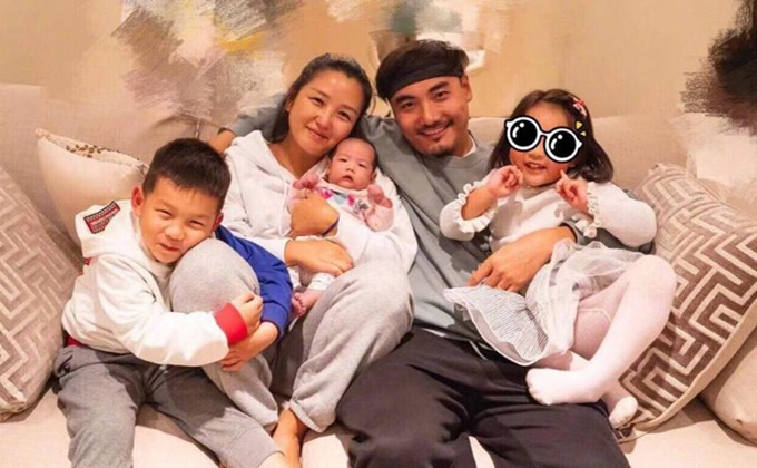 何洁否认出轨刁磊怒骂黄毅清疯狗  黄毅清编故事还是说中何洁黑料