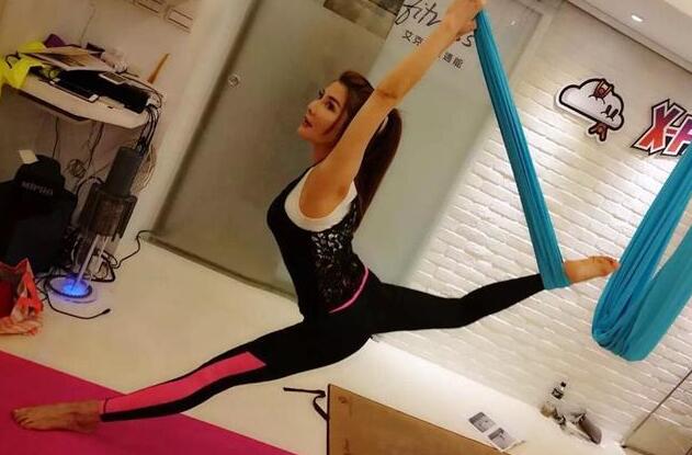 杨丽菁近期现况深陷整容传闻