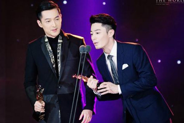 马思纯现场逼婚胡歌 谁不是在逼婚的路上越走越远