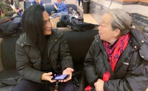 其中赵薇苏有朋这些年也有过一些同框画面，